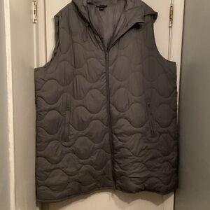 Swiss Tech Gray Quilted Vest with Hood